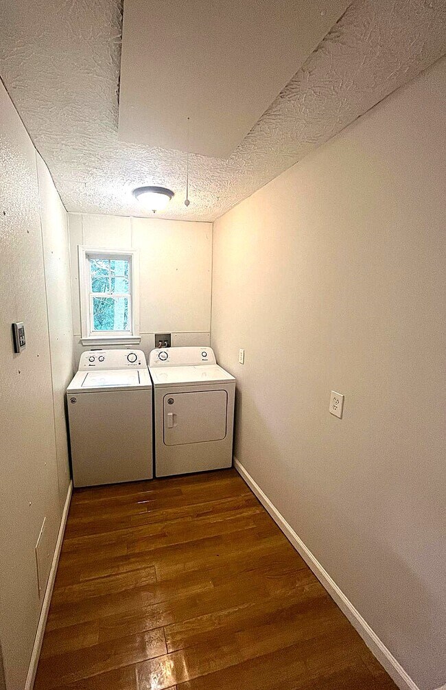 Foto del edificio - 3932 Fraser Cir