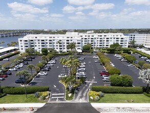 Building Photo - 2840 S Ocean Blvd