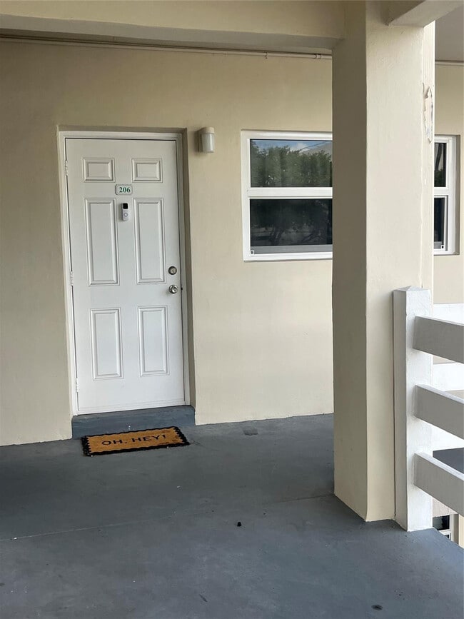 Foto del edificio - 2100 Diana Dr