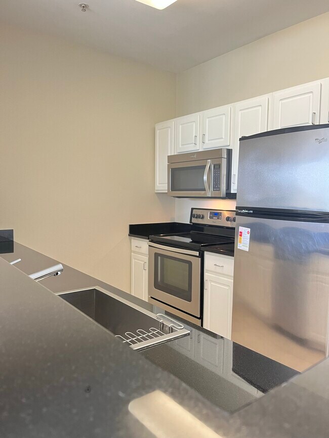 Kitchen - 903 Providence Pl