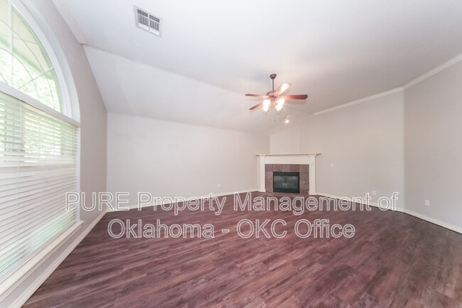 Photo - 7921 Azurewood Dr House