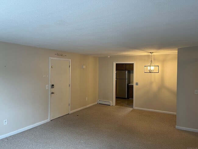 Foto del edificio - 309 High Path Rd