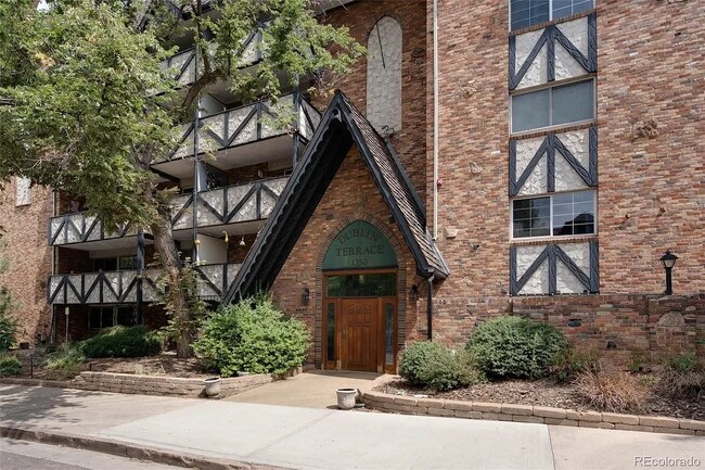 Foto del edificio - 1350 Josephine St