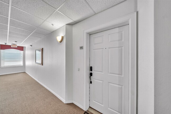 Foto del edificio - 6633 W Sam Houston Pkwy S