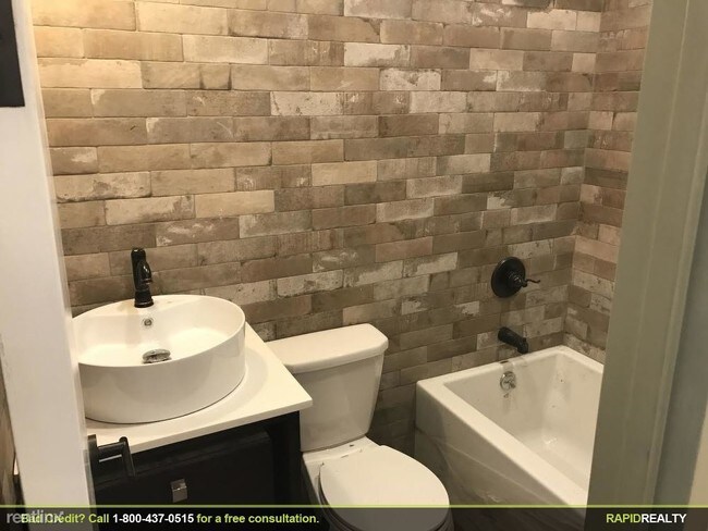 Building Photo - 1627 Saint Johns Pl