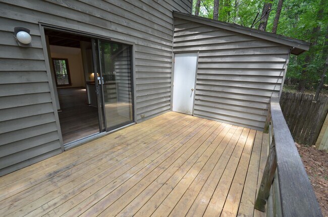 Foto del edificio - Charming 2 Bed / 2 Bath Home in Prime Chapel Hill Location