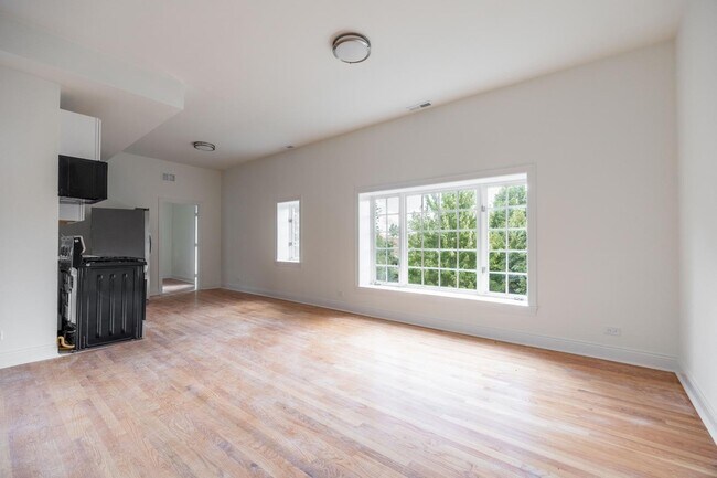 Foto del edificio - 3109 N Harding Ave