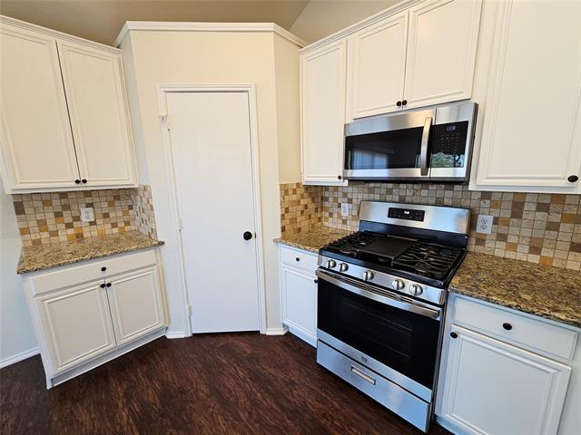 Building Photo - 1120 Chesterfield Dr
