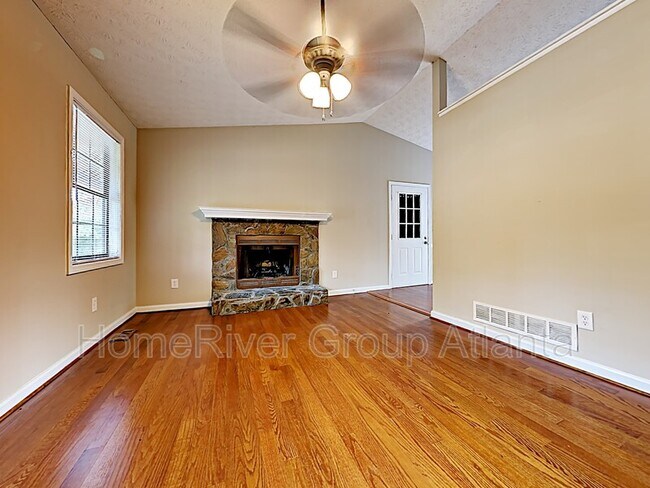 Building Photo - 302 Kings Hill Ct