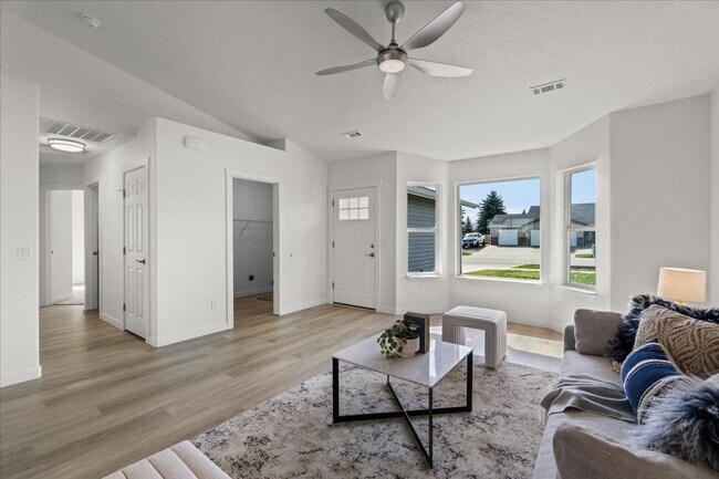 Foto del edificio - Stunning 3 bdrm 2 bath  Hayden Home!