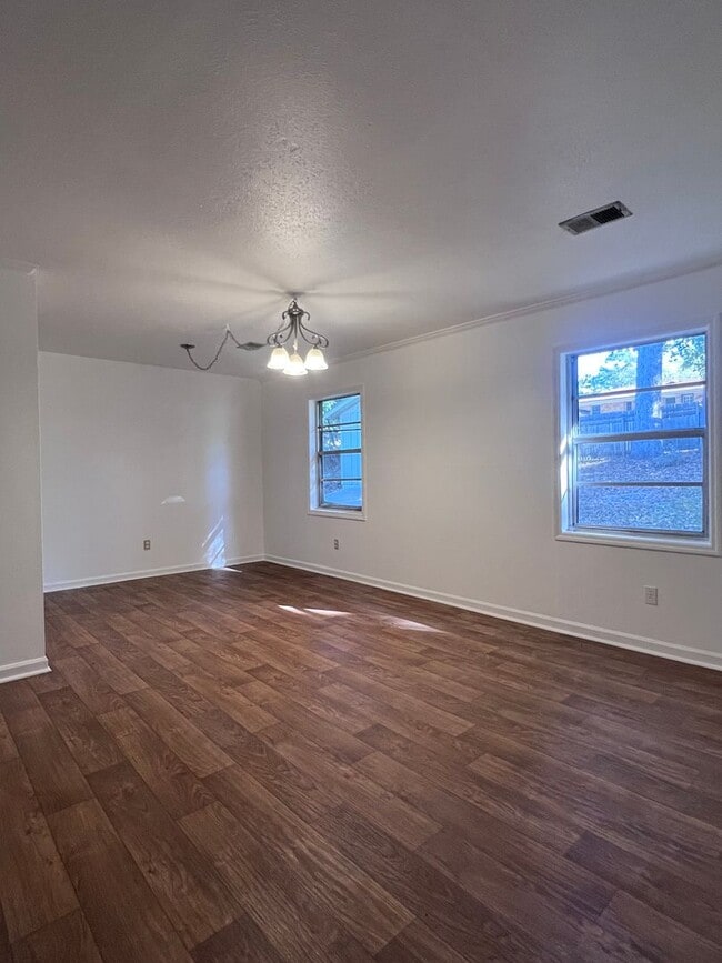 Foto del edificio - Large 4 bedroom, 2 bath home in Opelika!