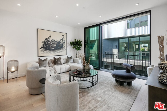 Building Photo - 5164 W Mid City Ct