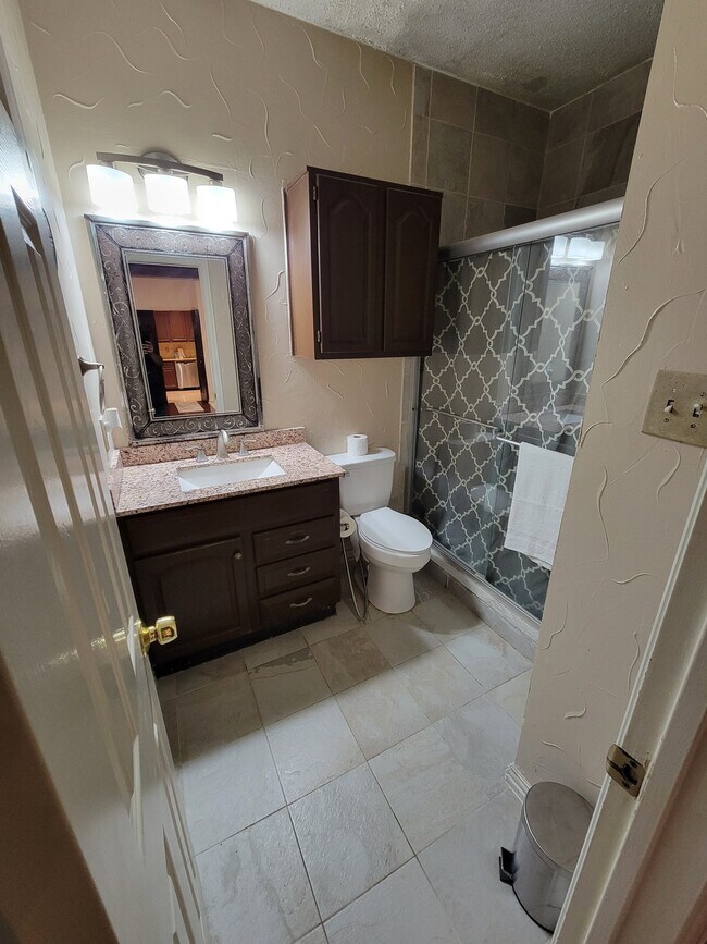 Foto del edificio - 4107 Crest Ridge Dr