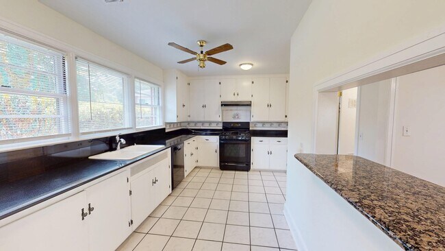 Building Photo - 3549 Mayfair Rd