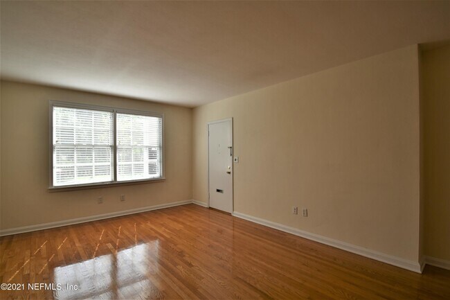 Foto del edificio - 1809 Willow Branch Terrace