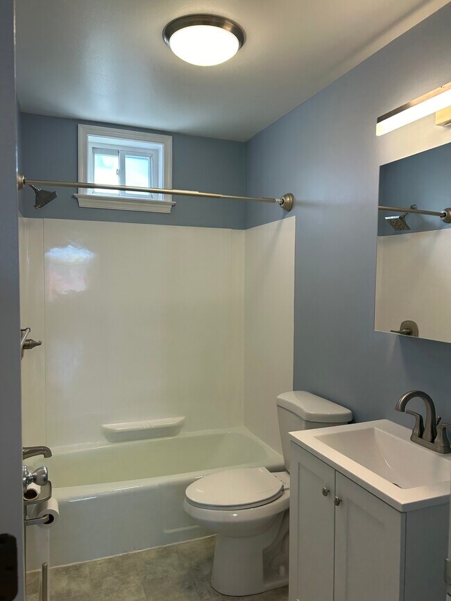 Bathroom - 3925 Falls Rd