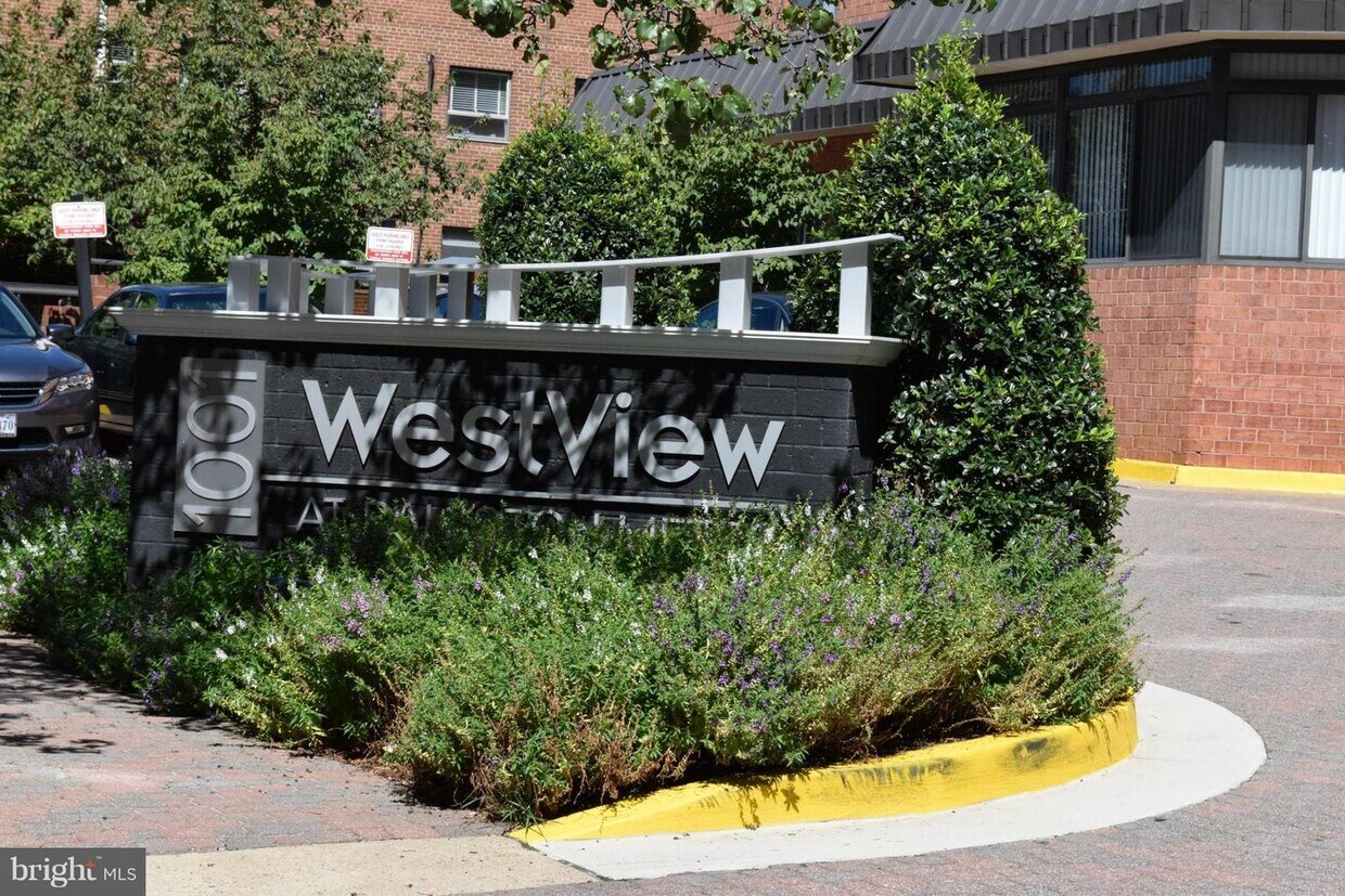 1024 N Utah St Unit 118, Arlington, VA 22201 Condo for Rent in