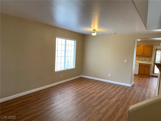 Foto del edificio - 9541 Paradise Rd