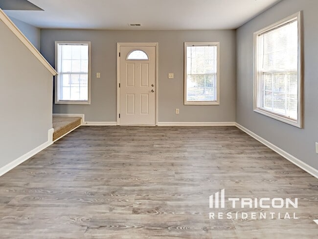 Building Photo - 3014 Great Falls Dr