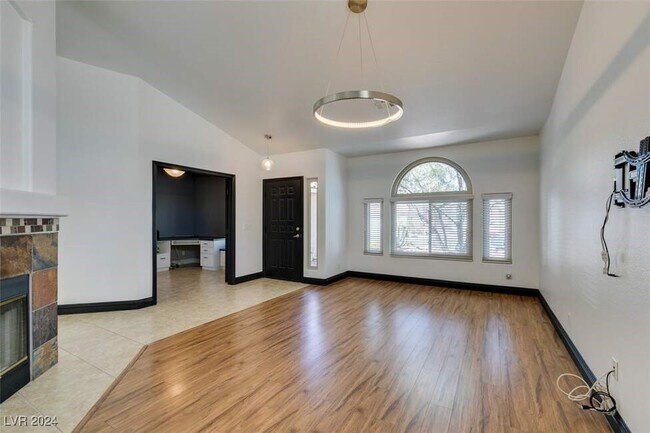 Foto del edificio - 240 Honeywood St