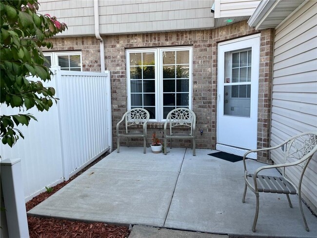 Foto del edificio - 1585 Serenity Ln