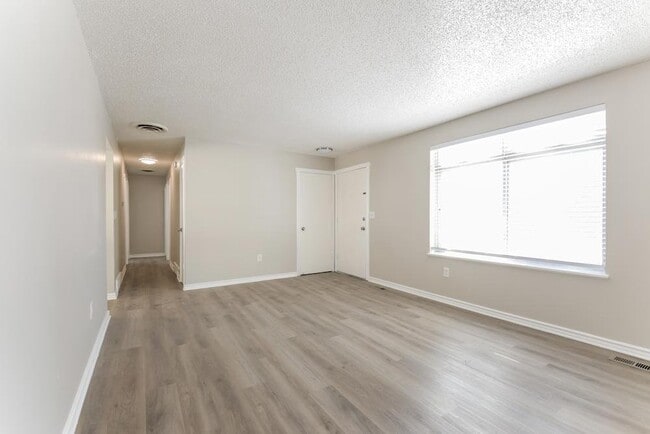 Photo - 2854 S Mobile St House