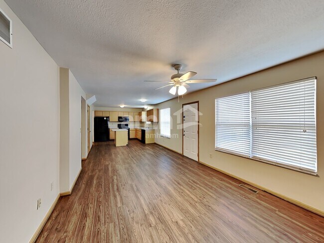 Foto del edificio - 2245 Yagger Bay Dr