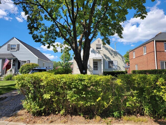 Building Photo - 594 Chatham Rd