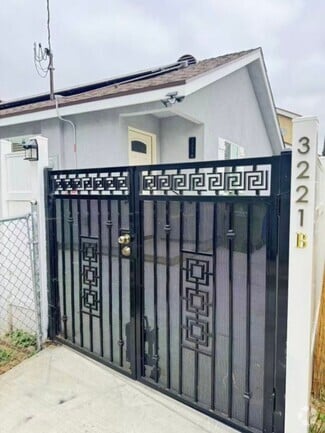 Building Photo - 3221 Evelyn Ave