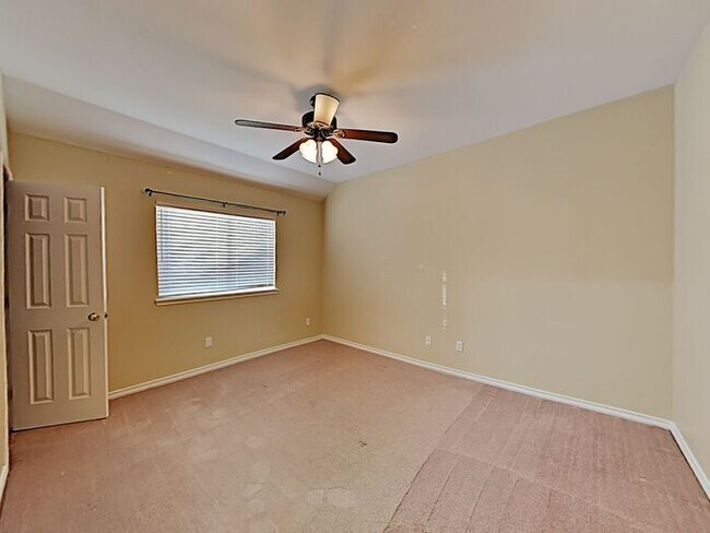 Building Photo - *No Application Fee*