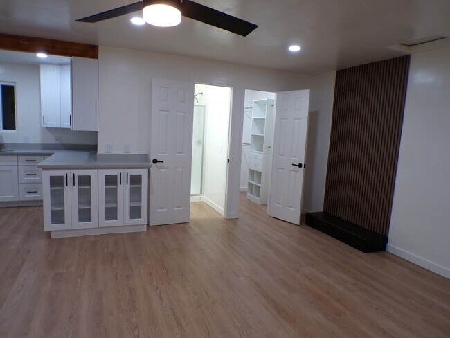 Foto del edificio - 739 Twin Oaks Ave