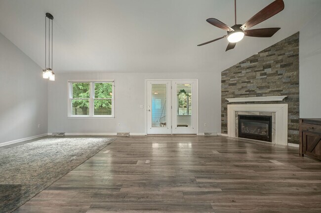 Foto del edificio - 89 Misty Ridge Dr