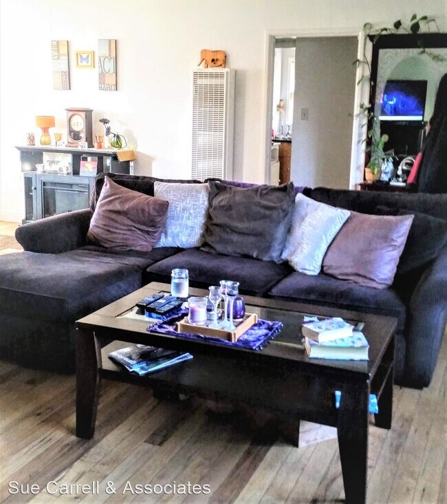 Foto del edificio - 2 br, 1 bath House - 744 Louisa Dr