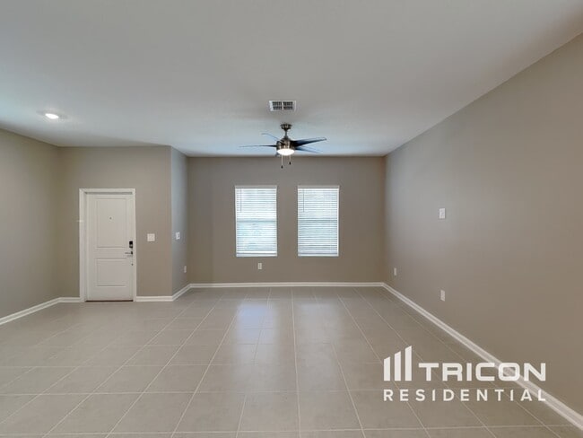 Building Photo - 733 Honeyrock St