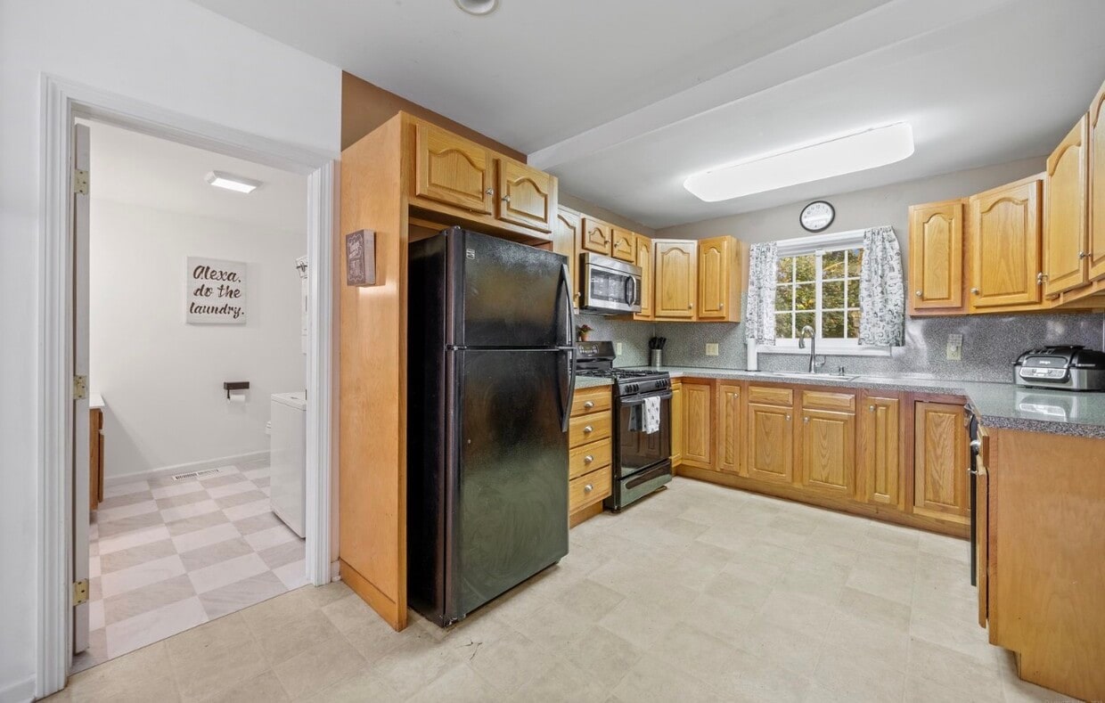 Photo - 204 Elliott Ave (Waterbury, CT)