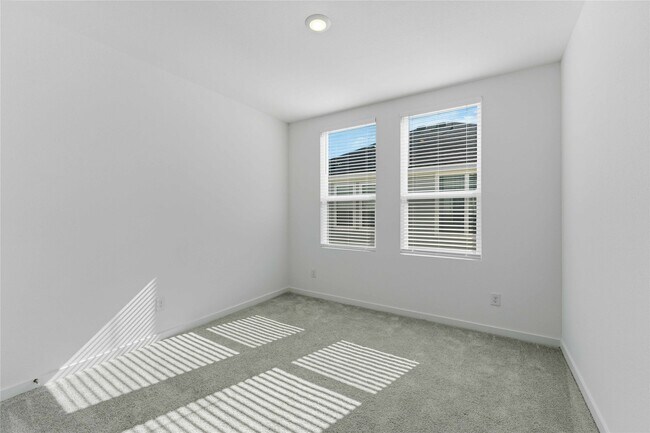 Foto del edificio - 2206 Via Isa Ln