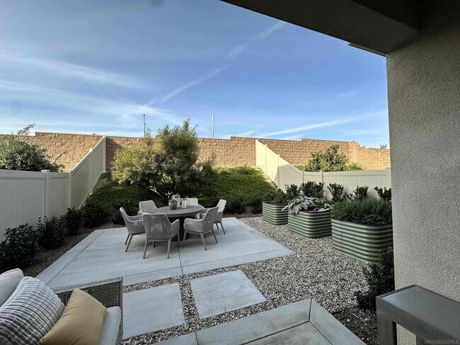 Foto del edificio - 2186 Tributary Dr