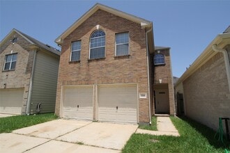 Building Photo - 814 Forest Thicket Ln
