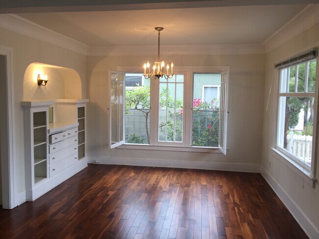 Dining Room w/ built ins - 606 Boccaccio Ave