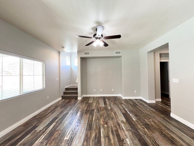 Foto del edificio - BEAUTIFUL 3BD/2.5BA HOME IN MOUNTAIN'S EDG...