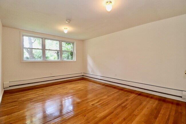 Building Photo - 618 Park Ave