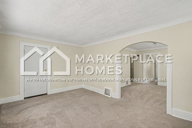 Building Photo - 15710 Northlawn St