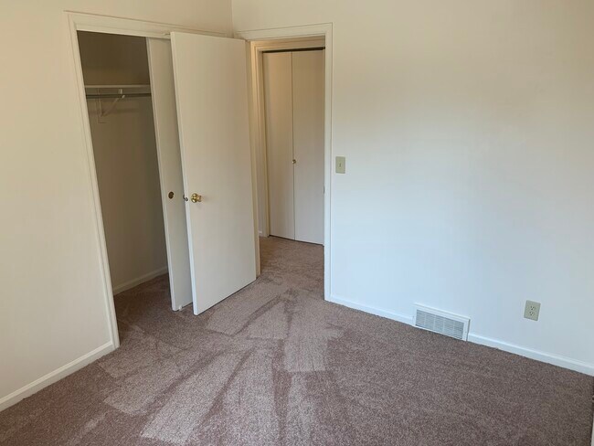 Building Photo - Sumner Apartments