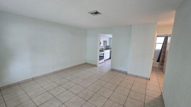 Foto del edificio - 1405 NE 21st St
