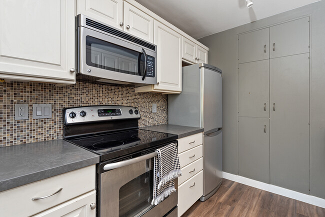 Building Photo - 954 Lea Dr