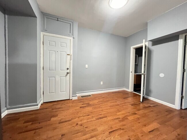 Unit 2 - 300 Lyons Ave