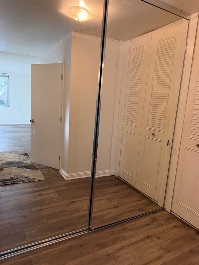 Foto del edificio - 5301 Balboa Blvd