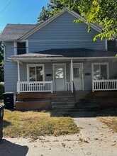Building Photo - 590 Thayer St