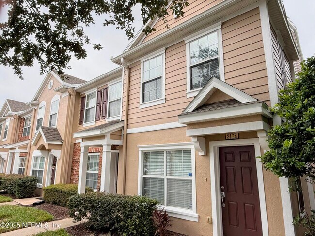 Foto del edificio - 8128 Summerside Cir