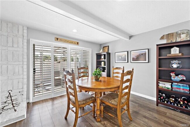 Building Photo - 23078 Vía Cereza